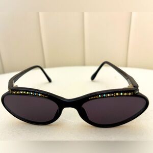 Gorgeous Original 1950’s/ 1960s Cat Eye Sunglasses With Rhinestone Details ❤️